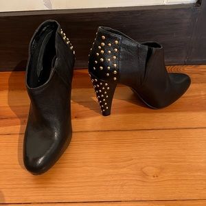 Steve Madden cute booties!